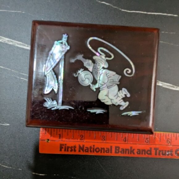 Vintage Wooden Trinket Box With Inlaid Mother-Of-Pearl Design - Picture 8 of 8